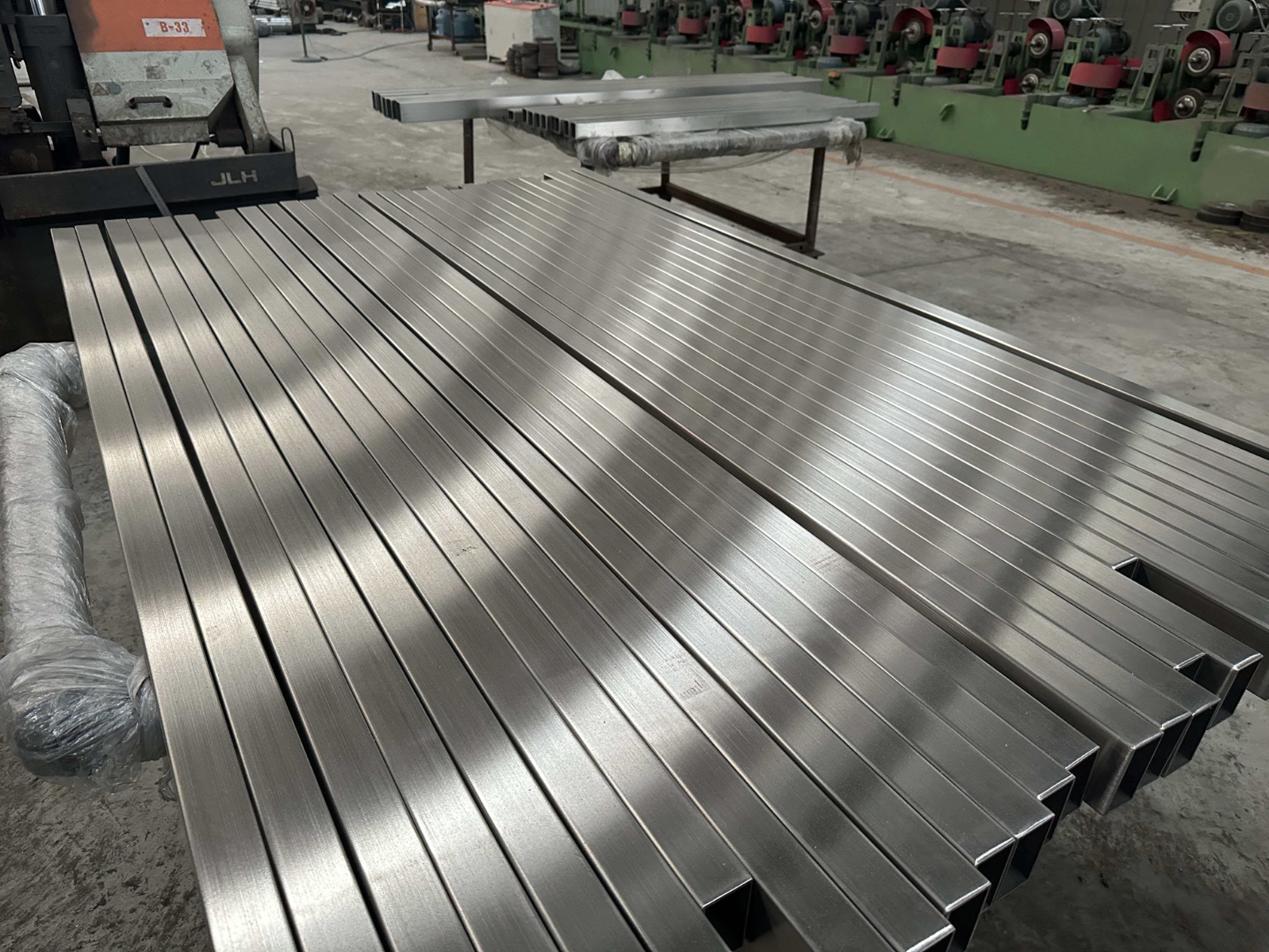 201工业拉丝矩形管